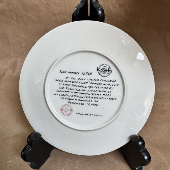 1984 Knowles Norman Rockwell “Santa in his Workshop” 8” Collectible Plate - Picture 5 of 6